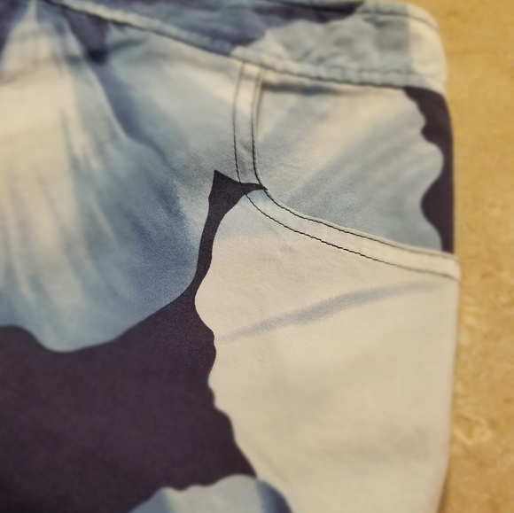 Flattering Trendy Floral Skirt - Picture 9 of 11